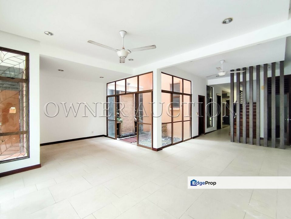 [Prestige Living in the Heart of Shah Alam] 2 Storey Superlink House [Next to Plaza Tol Shah Alam], Selangor, Shah Alam