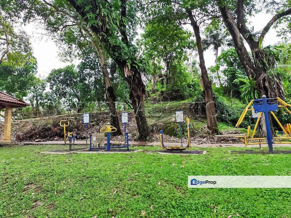 [Guarded and Privacy Housing Area] 2.5 Storey Terrace House [4min to MRT Bandar Tun Hussein Onn, 8min to MRT Taman Suntex, 9min to Aeon Cheras Selatan, Selangor, 