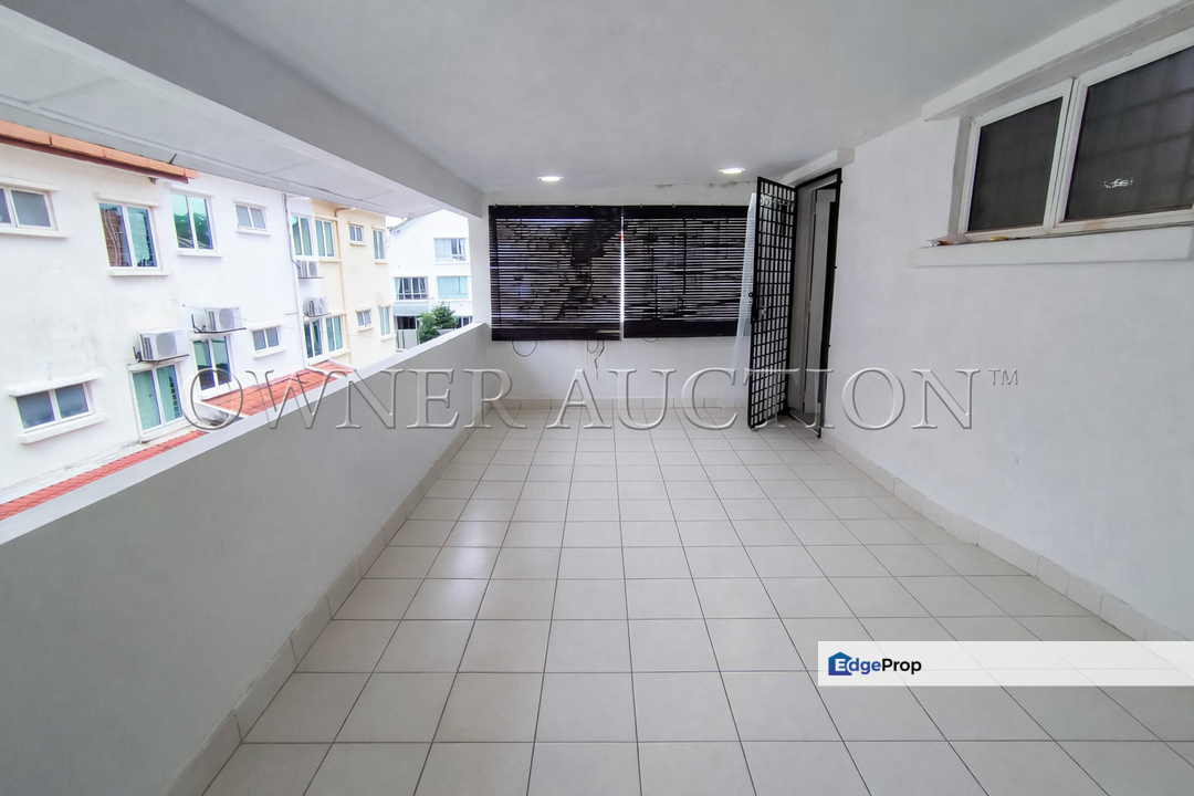 [Guarded and Privacy Housing Area] 2.5 Storey Terrace House [4min to MRT Bandar Tun Hussein Onn, 8min to MRT Taman Suntex], Selangor, Cheras