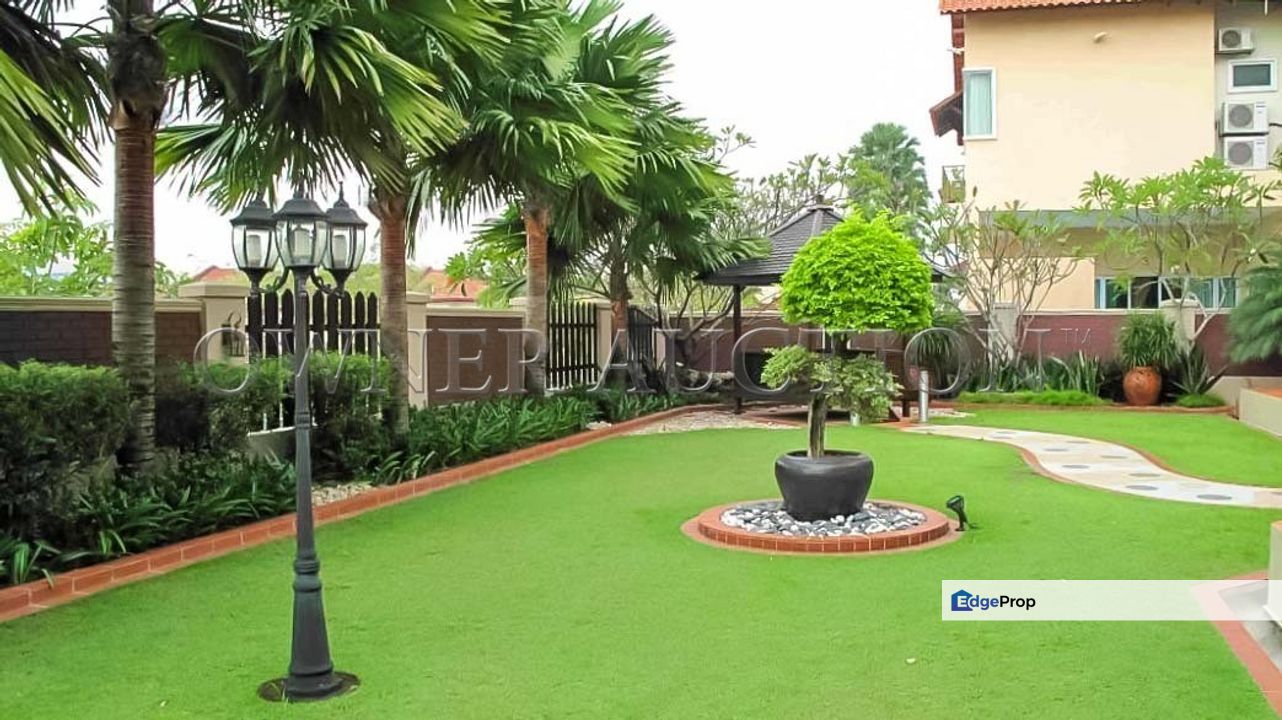 [6 min to Aeon Mall Shah Alam (Seksyen 13), 6 min to MSU Campus & Hospital Shah Alam] 2 Storey Detached House [11 min to UiTM Shah Alam], Selangor, Shah Alam