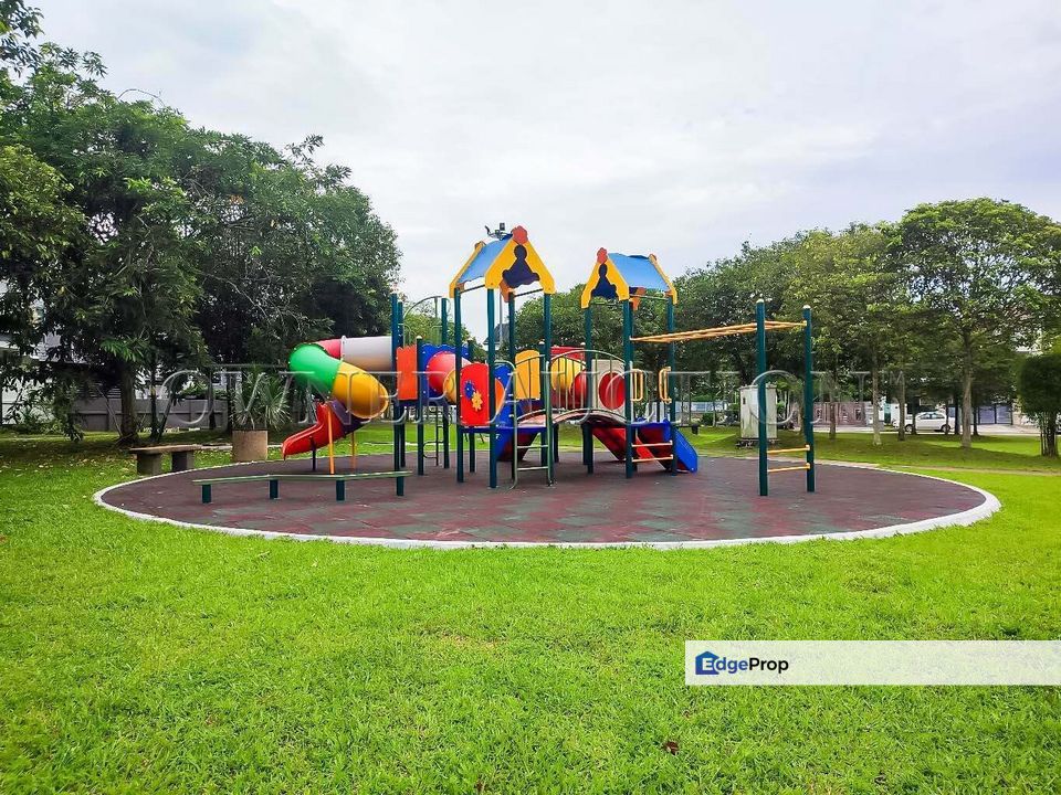 [Gated and Guarded Housing Area, Renovated House, Partially Furnished] 3 Storey Semi Detached House [10 min to Mydin Mall Mutiara Rini, 10 min to Skud, Johor, Skudai