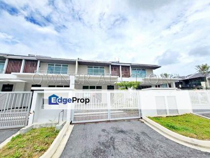 [Suitable for homestay service] 2 Storey Terrace House [7 min to Tanjung Balau Beach; Nearby Mara International College, Desaru Fruit Farm], Johor, 