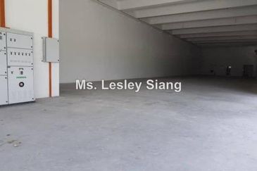 2.5 storey factory for rent at Industrial Business Park,Kulai(BUA : 13k sqft @ RM1.00 psf)