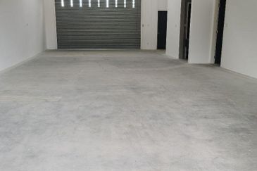 1.5 Storey Factory 30 x100 for Rent