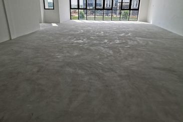 1.5 Storey Factory 30 x100 for Rent