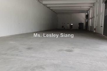 2.5 storey factory for rent at Industrial Business Park,Kulai(BUA : 13k sqft @ RM1.00 psf)