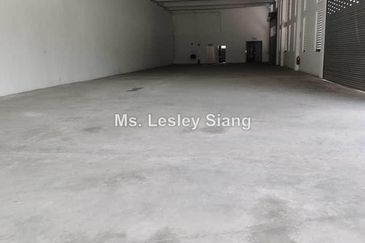 2.5 storey factory for rent at Industrial Business Park,Kulai(BUA : 13k sqft @ RM1.00 psf)