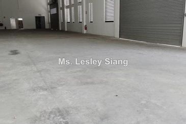 2.5 storey factory for rent at Industrial Business Park,Kulai(BUA : 13k sqft @ RM1.00 psf)