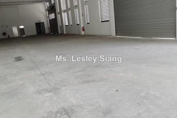 2.5 storey factory for rent at Industrial Business Park,Kulai(BUA : 13k sqft @ RM1.00 psf)
