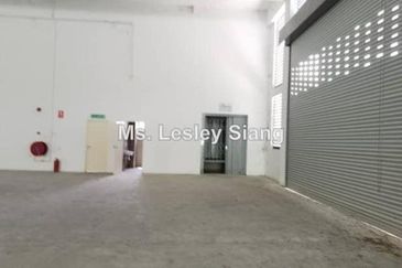 2.5 storey factory for rent at Industrial Business Park,Kulai(BUA : 13k sqft @ RM1.00 psf)
