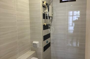 D'Summit Residences @ Kempas Utama