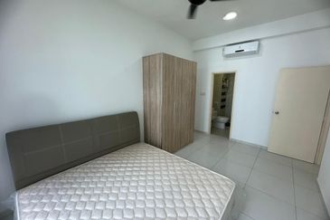 D'Summit Residences @ Kempas Utama