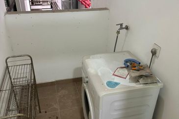 D'Summit Residences @ Kempas Utama