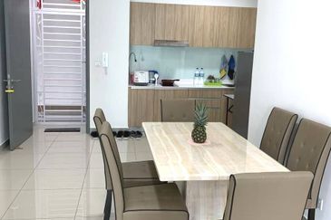 Meridin Bayvue Apartment