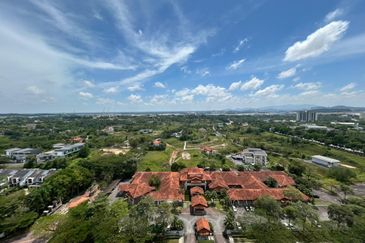 Ujana Executive Apartment