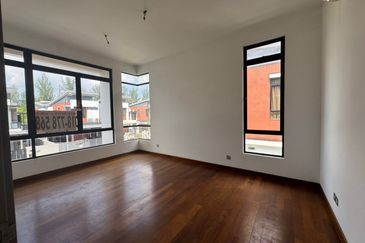 The Canal Garden South, Horizon Hills