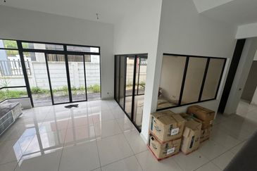 The Canal Garden South, Horizon Hills