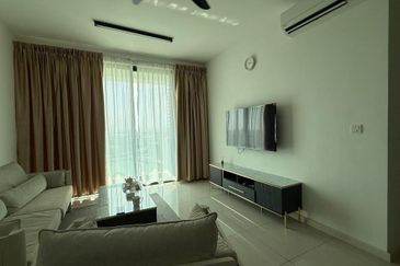 The M @ Medini Macrolink