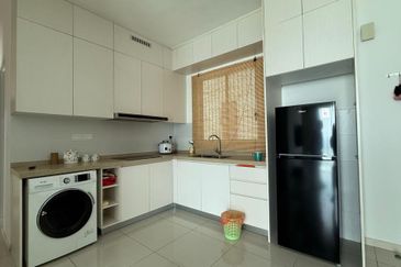 The M @ Medini Macrolink