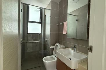 The M @ Medini Macrolink