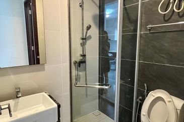 Baypoint @ Country Garden Danga Bay