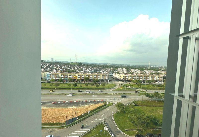 Meridin Bayvue Apartment