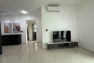 The M @ Medini Macrolink