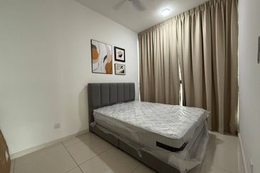 The M @ Medini Macrolink