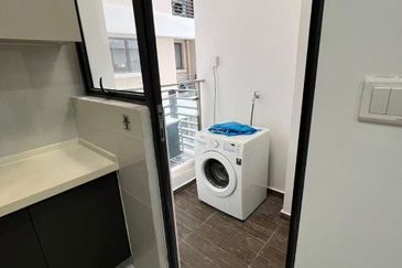 Baypoint @ Country Garden Danga Bay