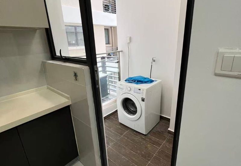 Baypoint @ Country Garden Danga Bay