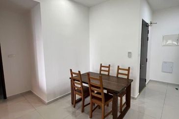 Baypoint @ Country Garden Danga Bay