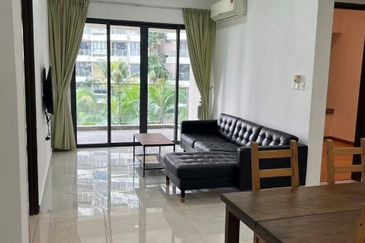 Baypoint @ Country Garden Danga Bay