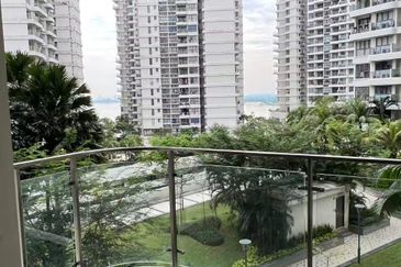 Baypoint @ Country Garden Danga Bay