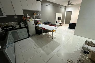 Akademik Suite @ Mount Austin