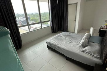 Akademik Suite @ Mount Austin