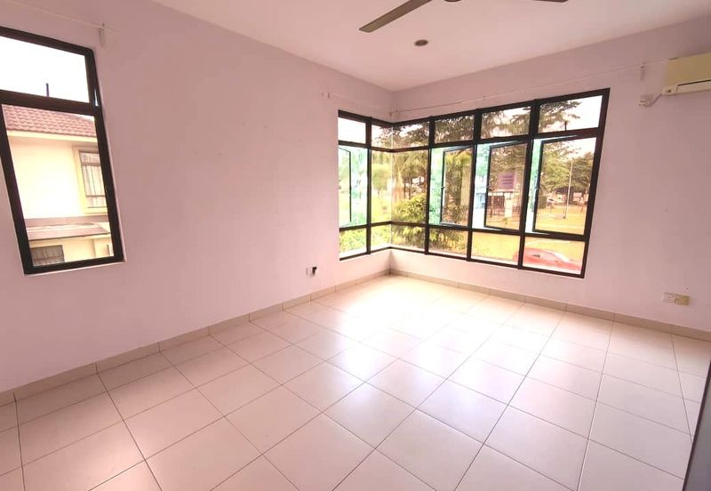 Maple Red, Adda Heights