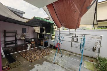 Maple Red, Adda Heights