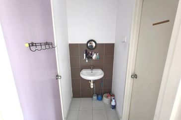 Maple Red, Adda Heights