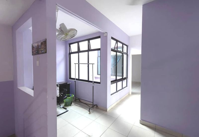 Maple Red, Adda Heights