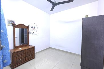 Maple Red, Adda Heights