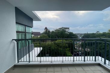 Ujana Executive Apartment