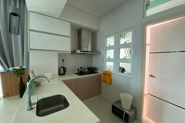 1Medini & Medini Signature