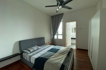 1Medini & Medini Signature