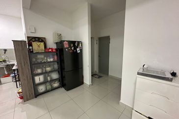 D'Lagoon, Taman Seri Austin