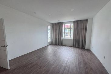 Taman Mount Austin Commercial