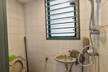 The Straits View, Bandar Baru Permas Jaya