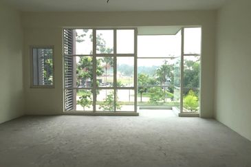 Pusat Perdagangan Danga Utama