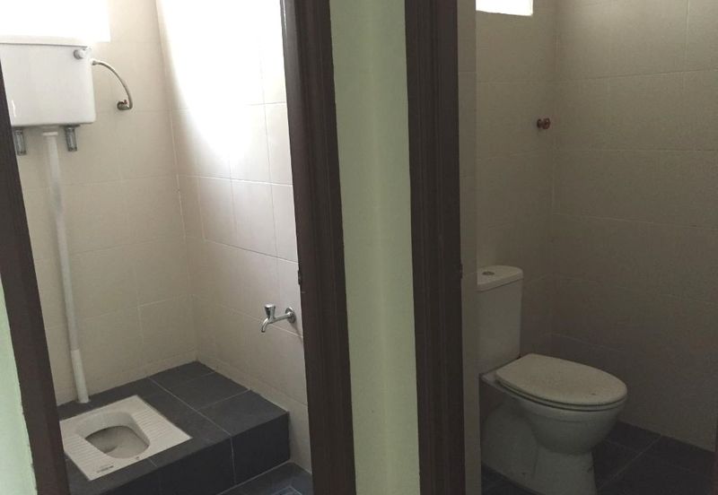 Pusat Perdagangan Danga Utama