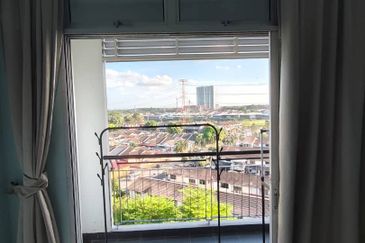 Eastbay Luxury Apartment