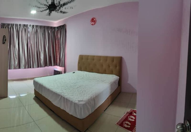 Eastbay Luxury Apartment